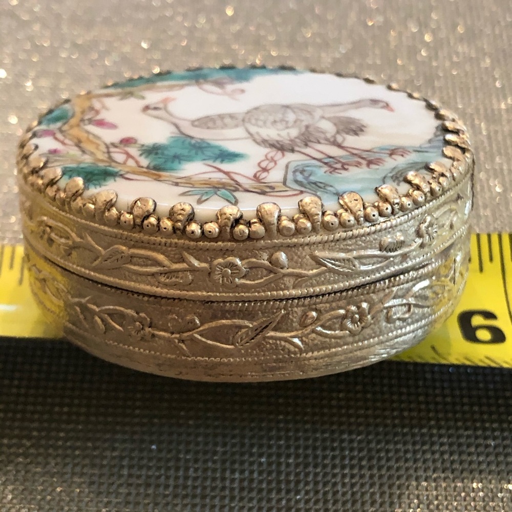Chinese Porcelain 2 Storks And Pine Leaves Set On Silver Mirrored Trinket box